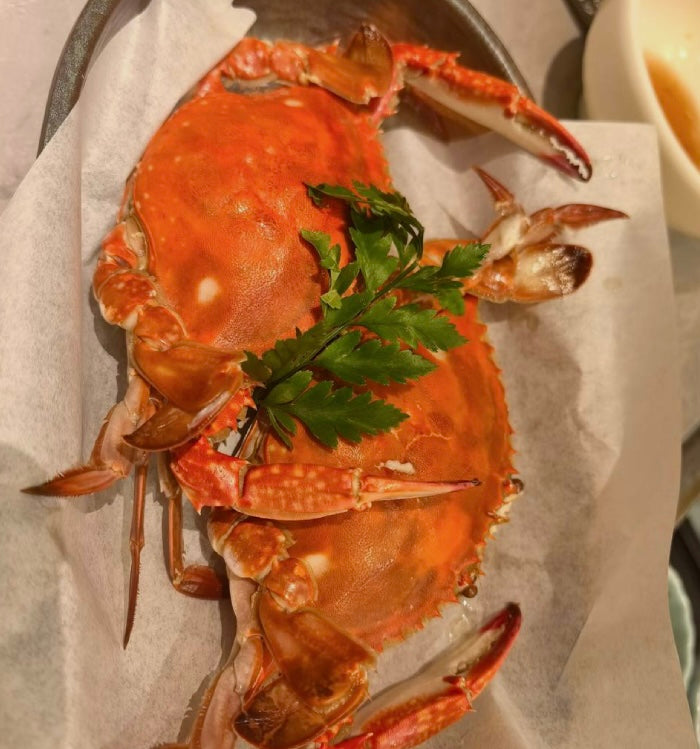 Superior Jumbo Swimming Crab: Bursting with Rich, Creamy Roe and Tomalley